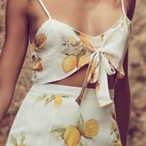 For love and lemons 🍋 crop top